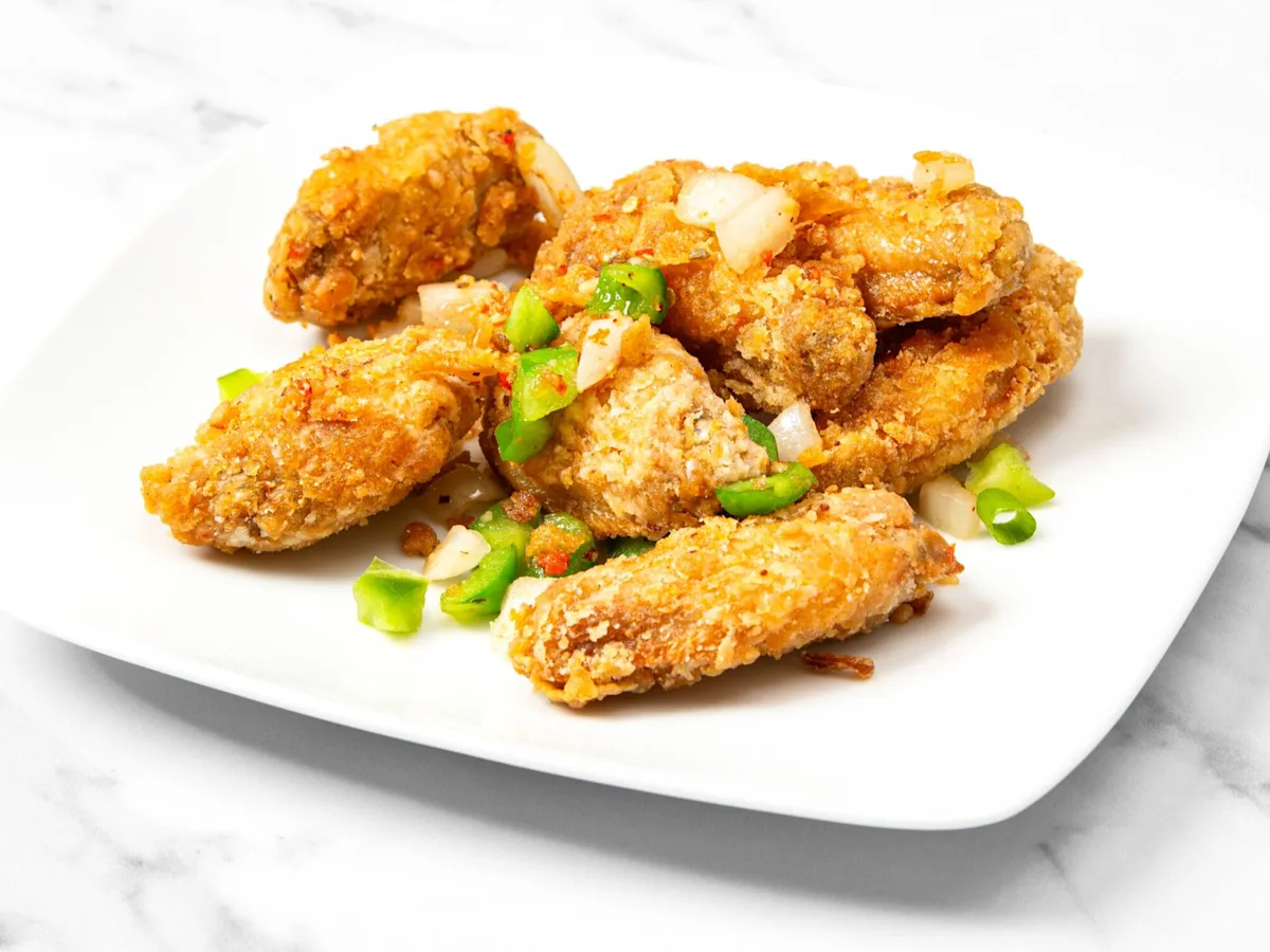 salt and pepper wings (6 pieces)